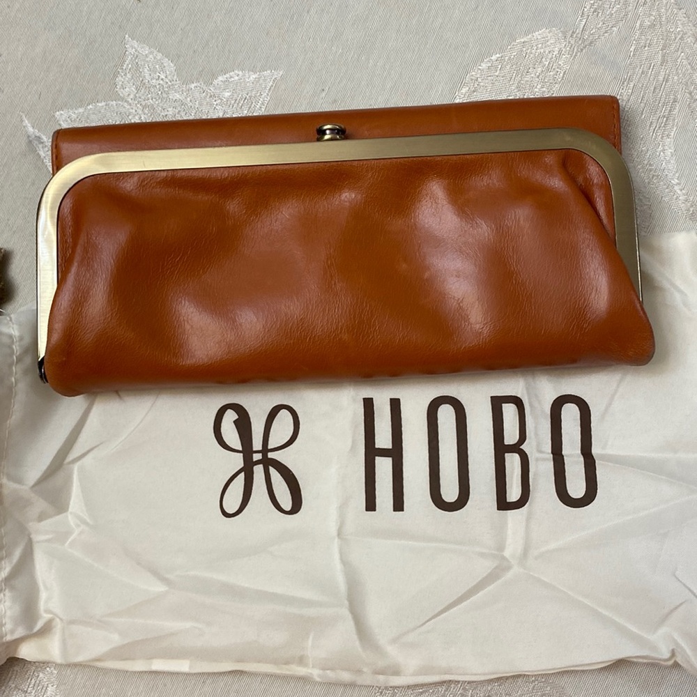 HOBO Rachel wallet in “Amber”